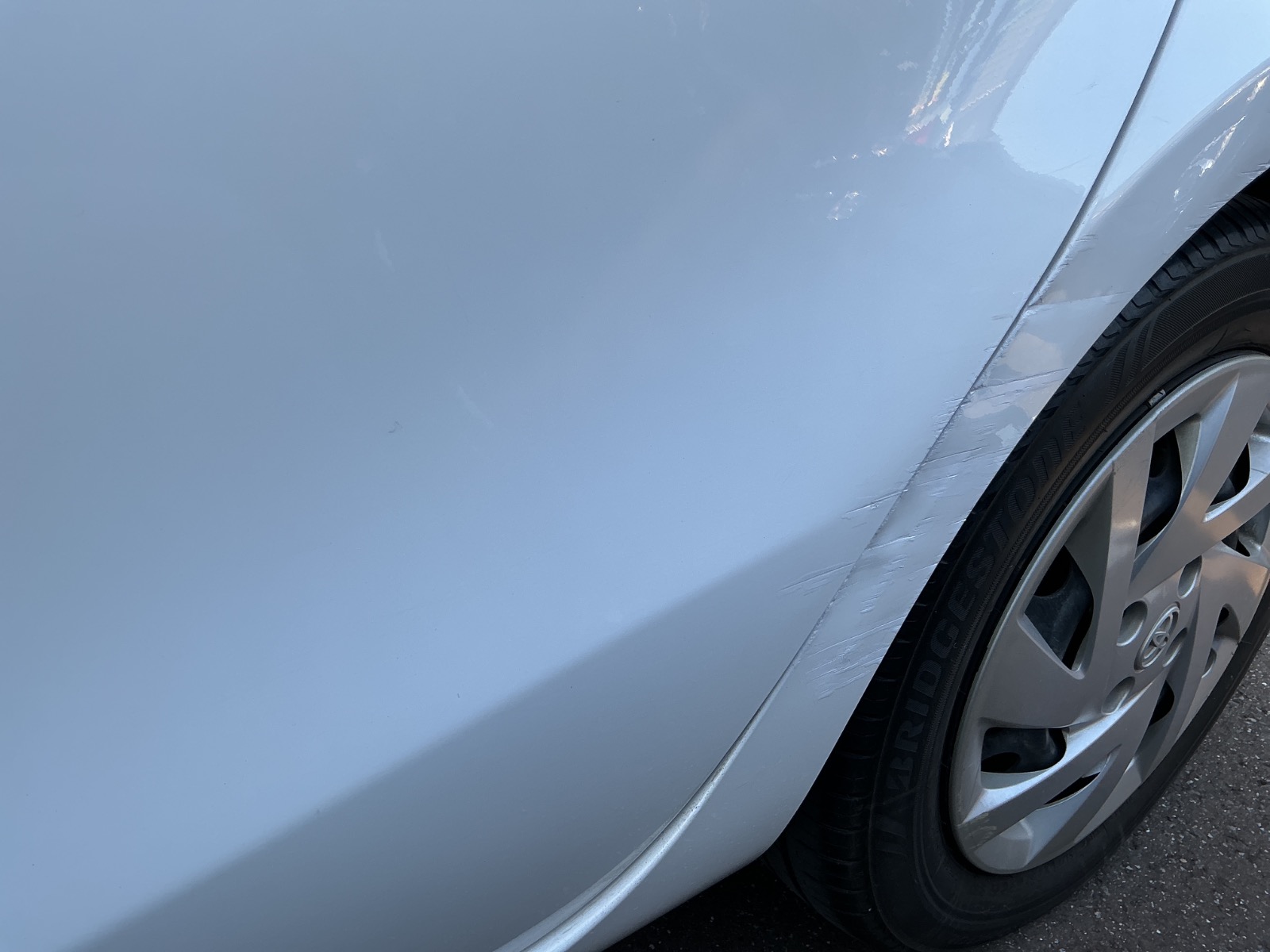 キズ・ヘコミ_25