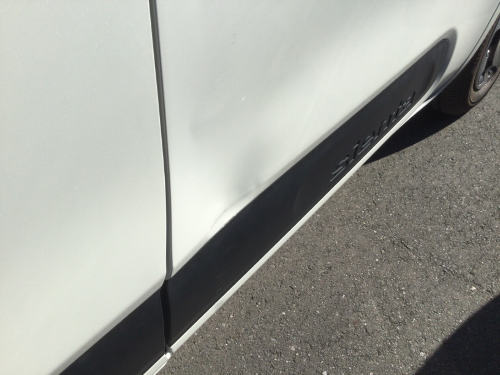 キズ・ヘコミ_24