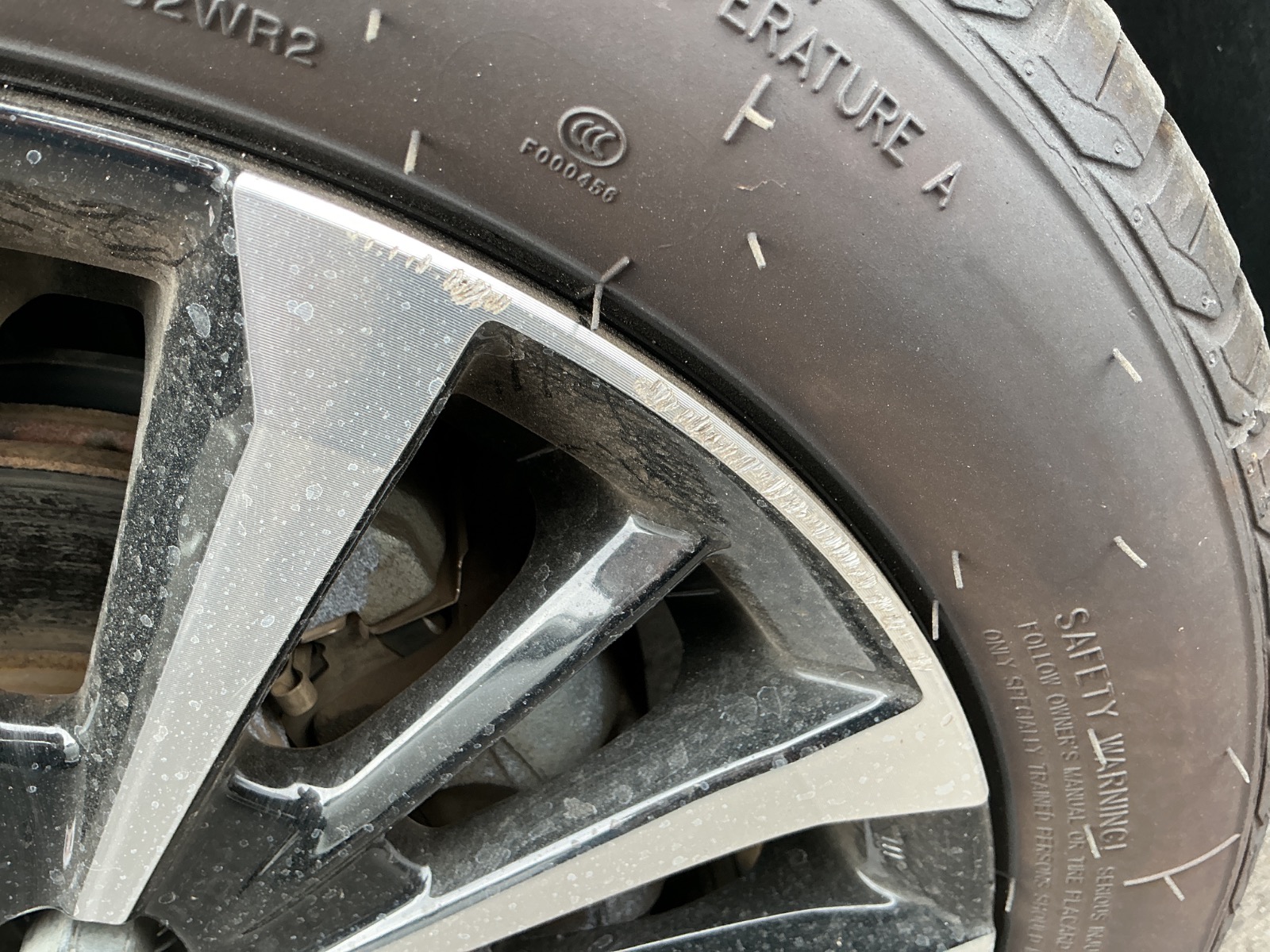 キズ・ヘコミ_60