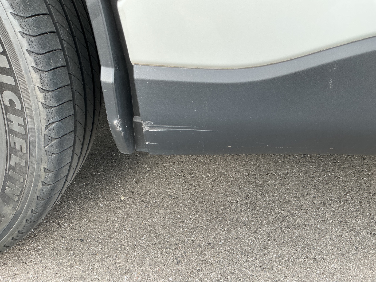 キズ・ヘコミ_26