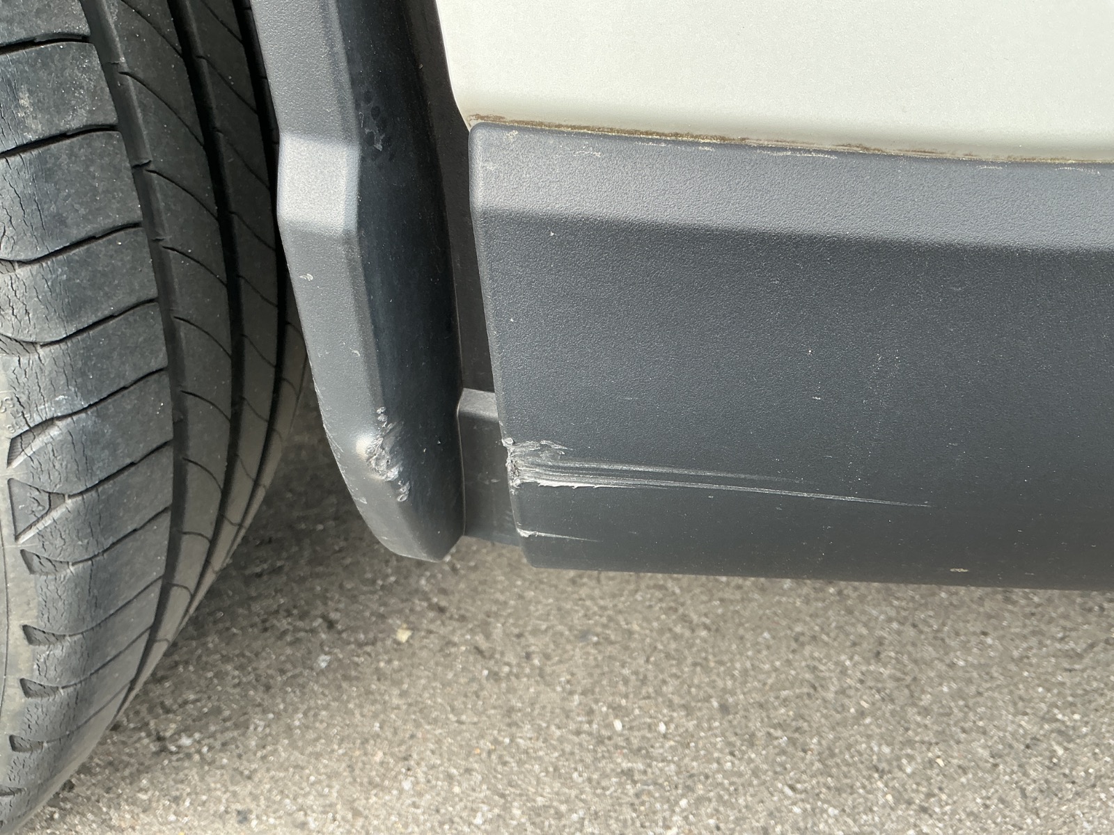 キズ・ヘコミ_64