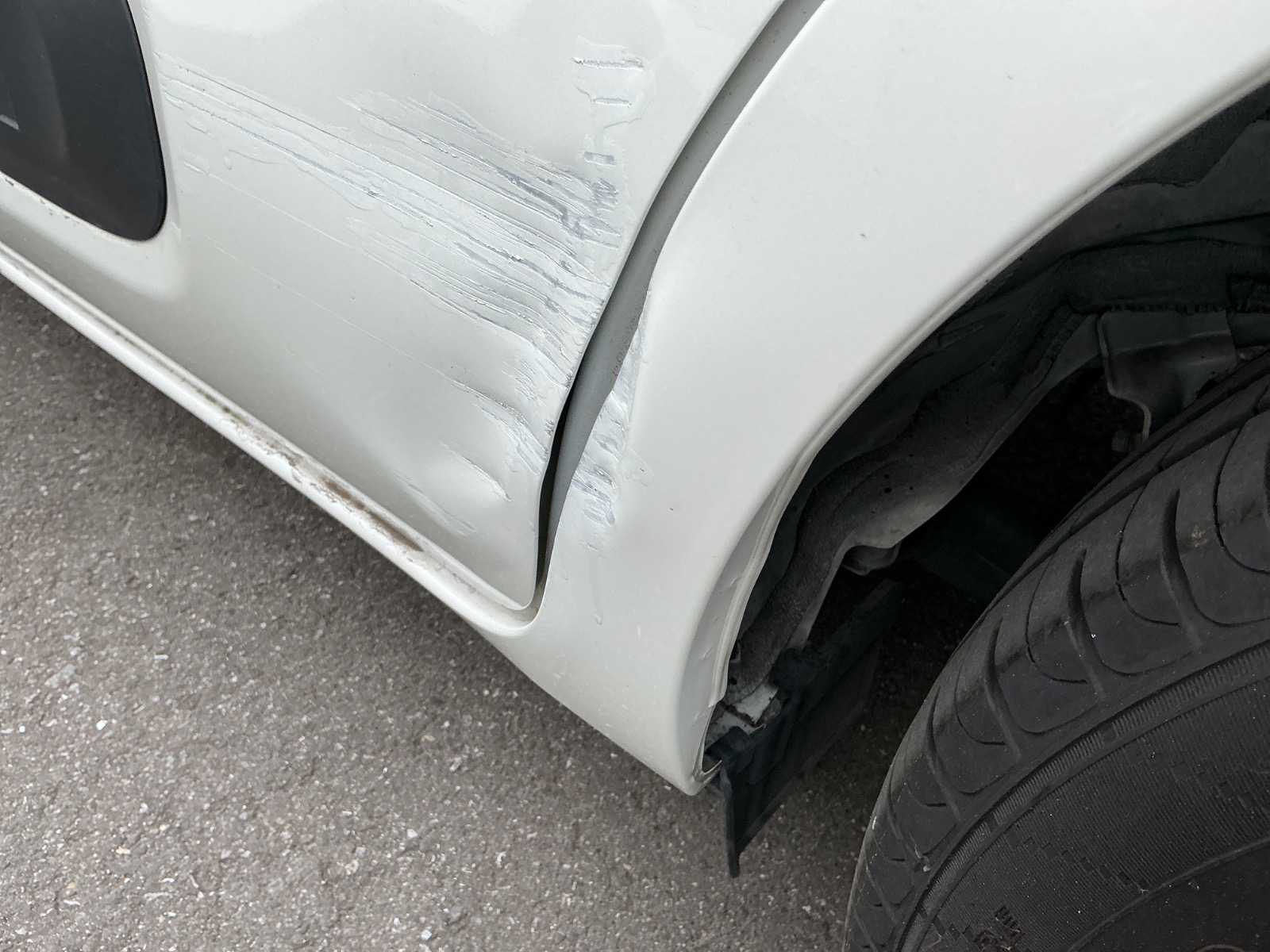 キズ・ヘコミ_38