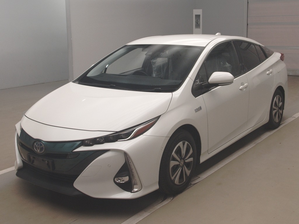 トヨタ プリウスPHV A