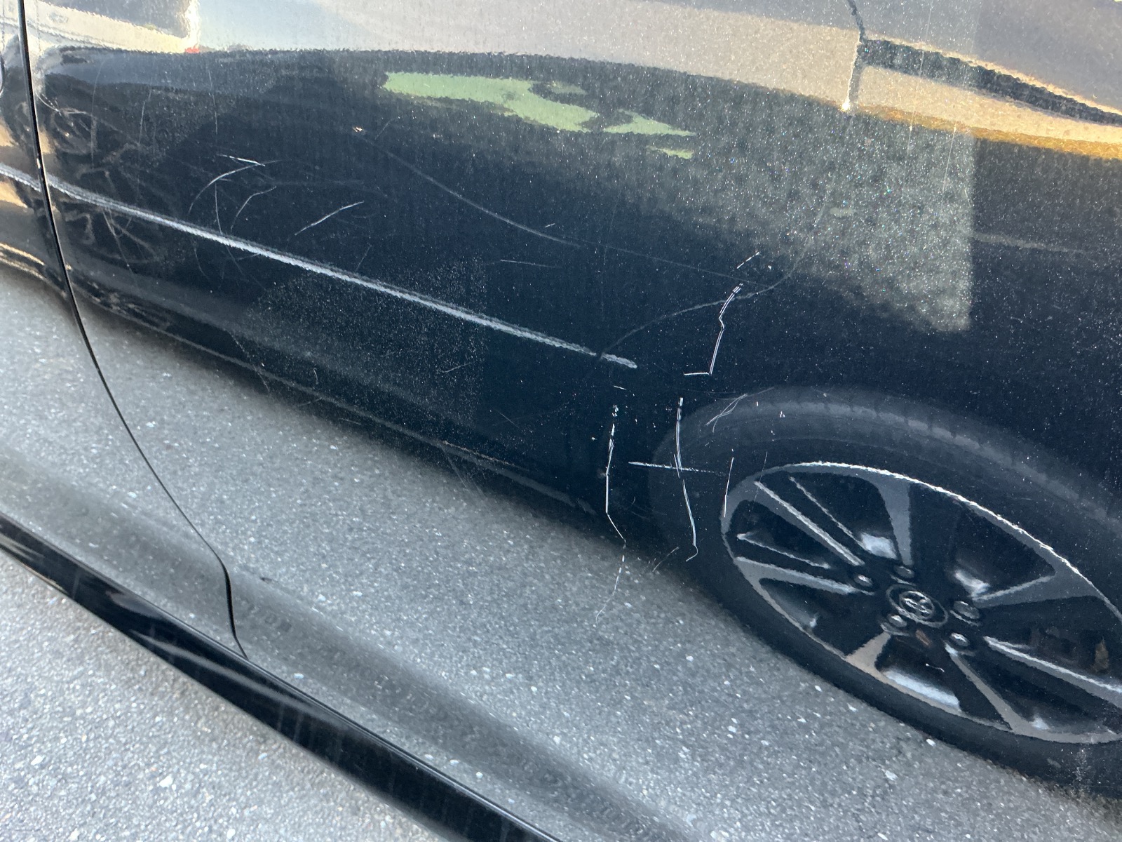 キズ・ヘコミ_25