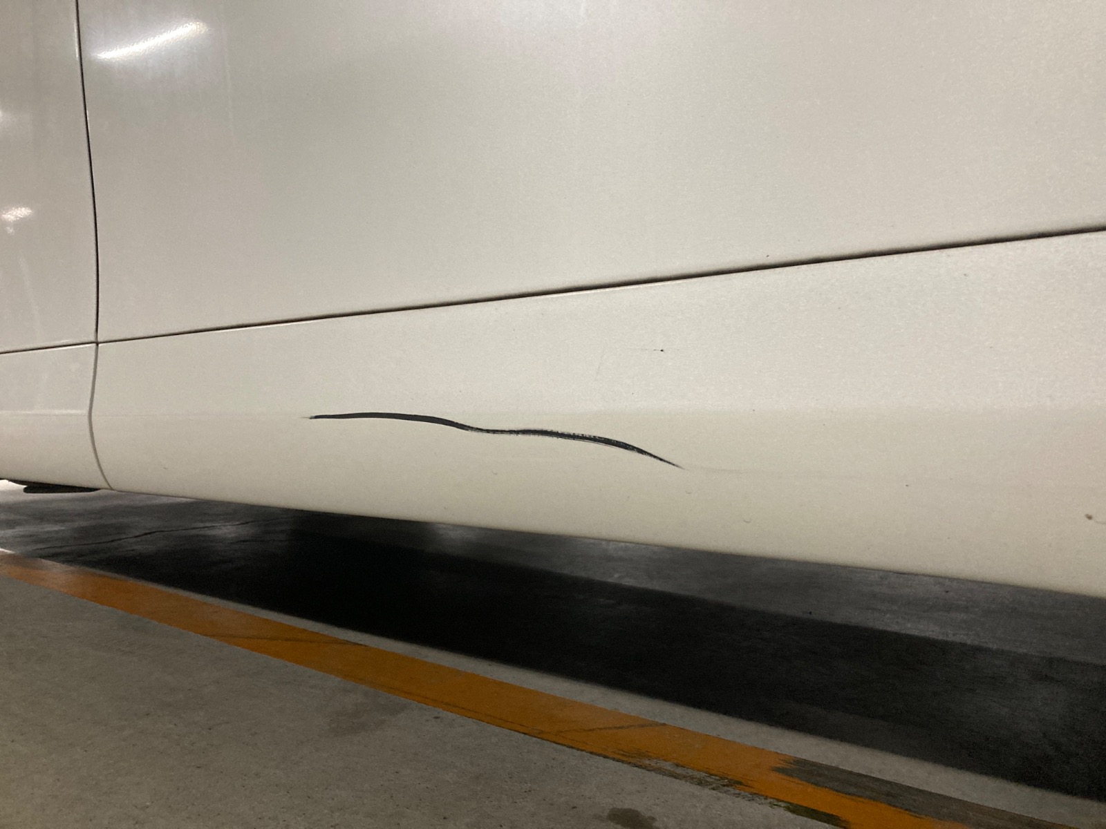 キズ・ヘコミ_25