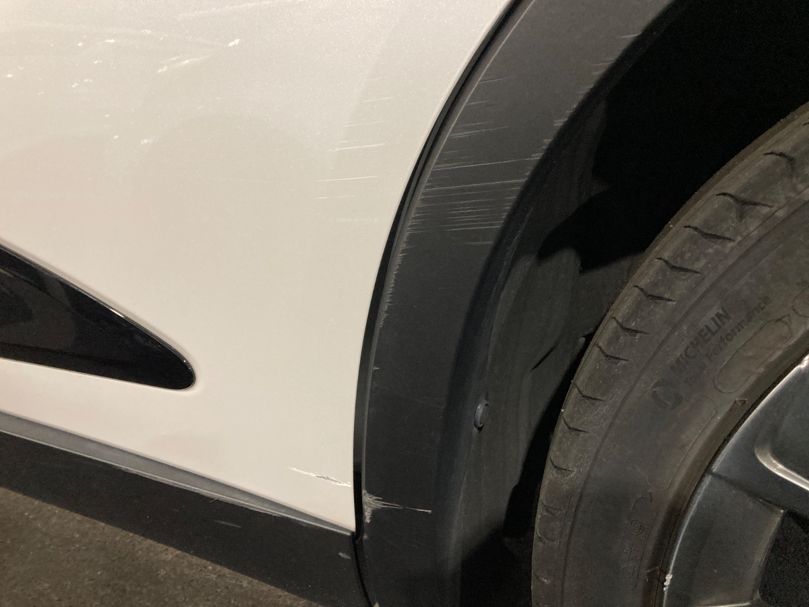 キズ・ヘコミ_25