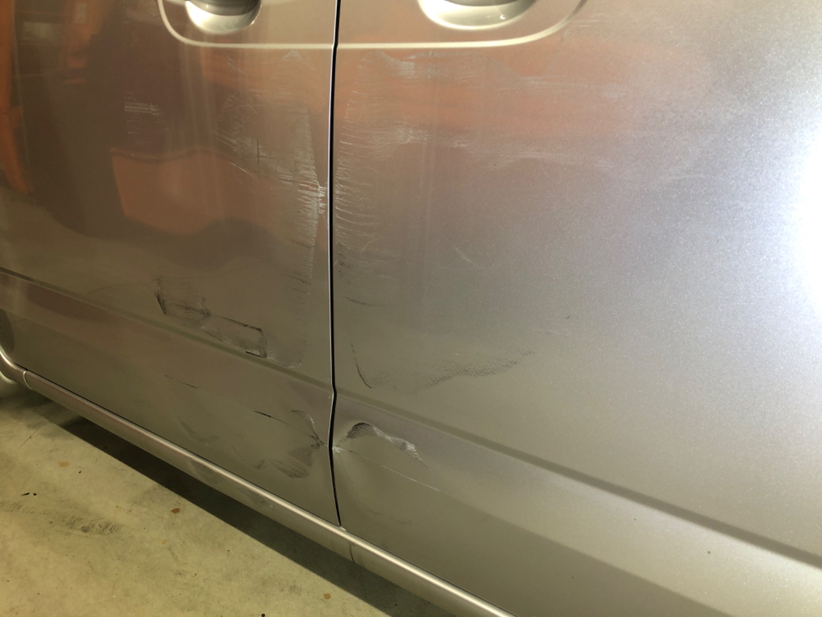 キズ・ヘコミ_24