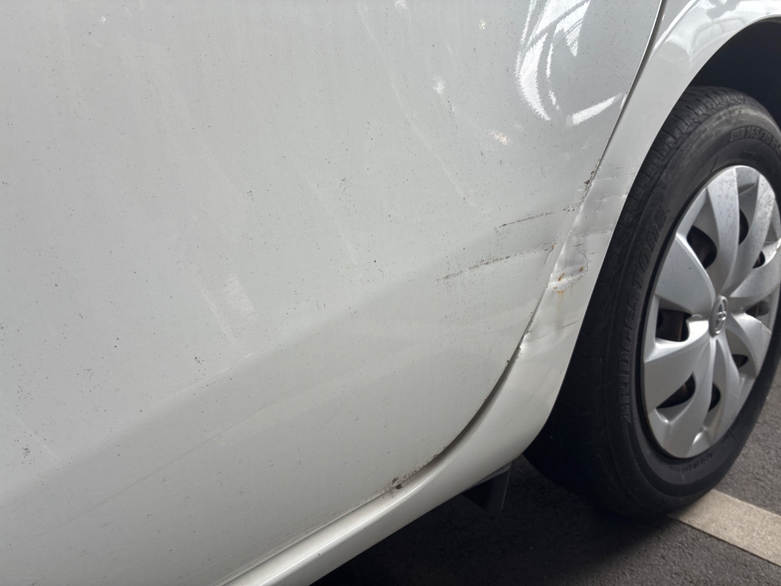 キズ・ヘコミ_25