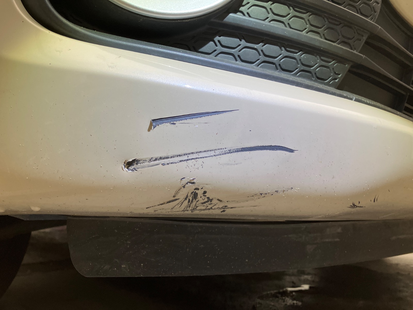 キズ・ヘコミ_06