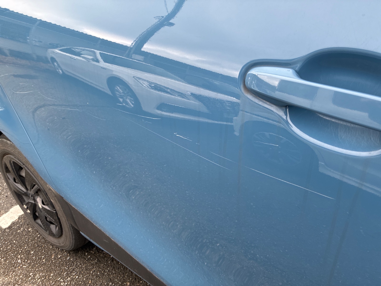 キズ・ヘコミ_27