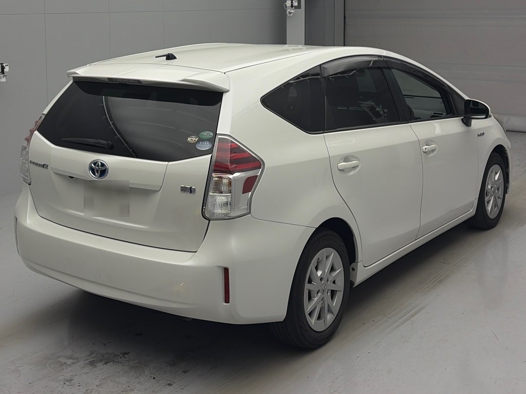 プリウスアルファ S