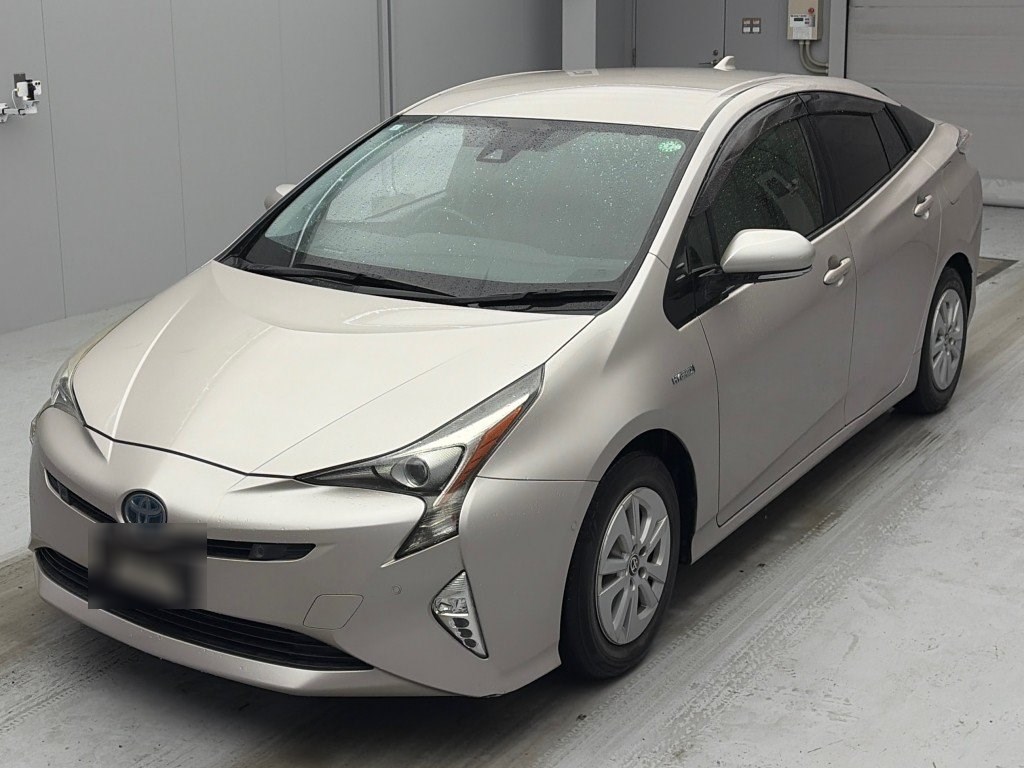 トヨタ プリウス Sセイフティプラス