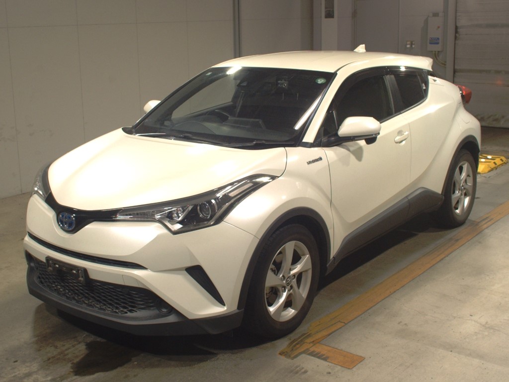 トヨタ C-HR HV S