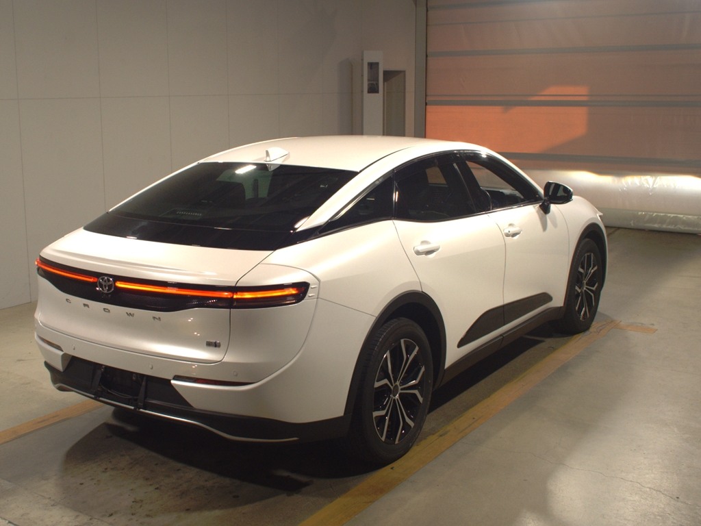 クラウン クロスオーバー Gアドバ