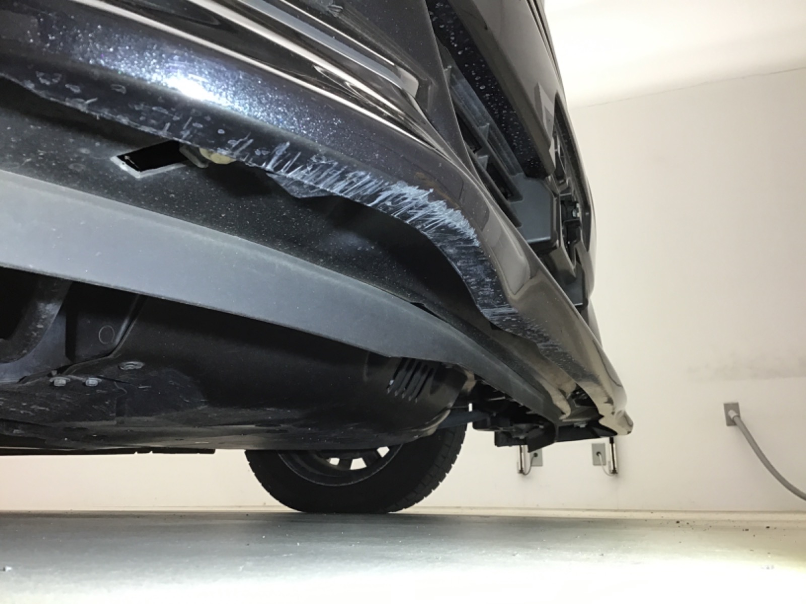 キズ・ヘコミ_64