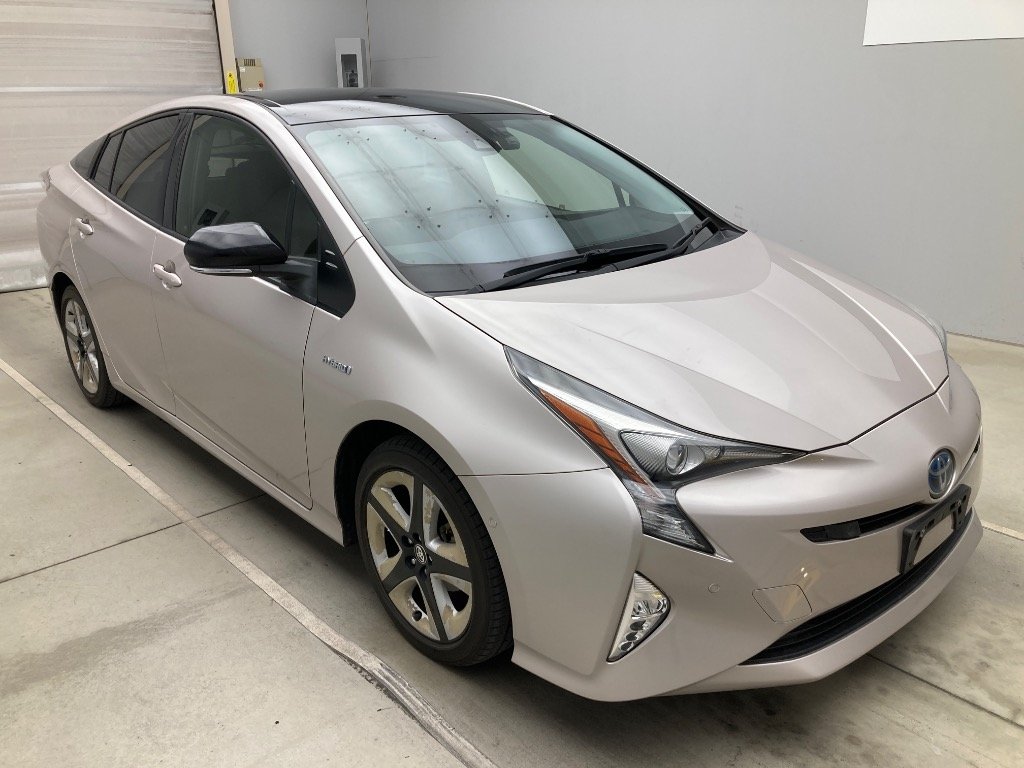 プリウス Sセーフティプラスツートン