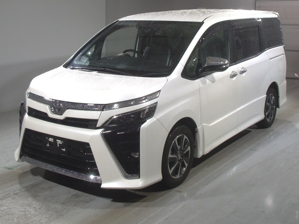 トヨタ ヴォクシー ZSキラメキ3 7ニン