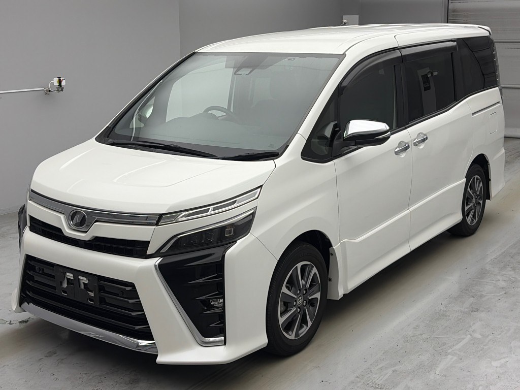 トヨタ ヴォクシー ZSキラメキ 7ニン
