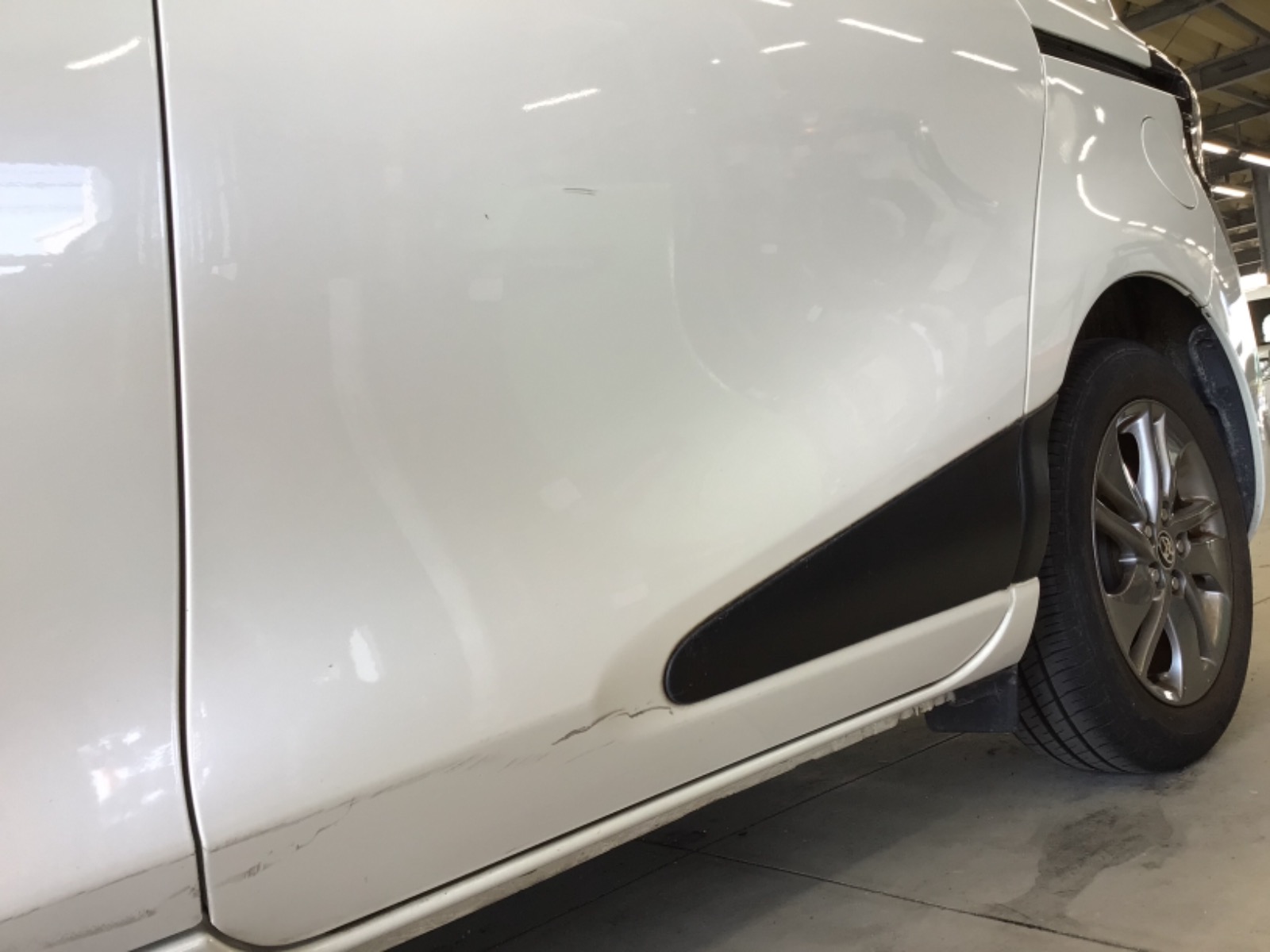 キズ・ヘコミ_24