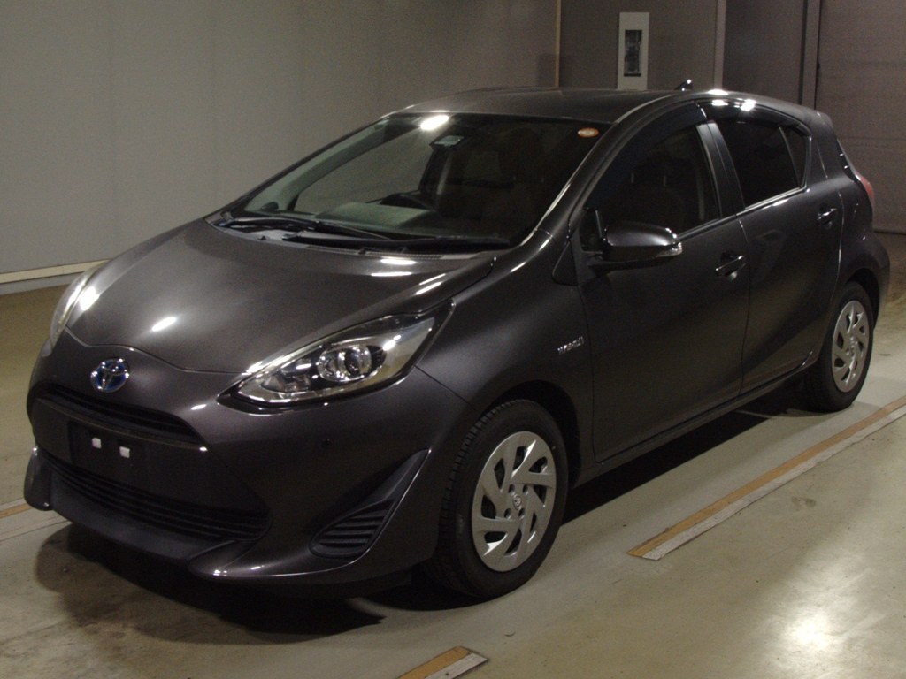 トヨタ アクア G