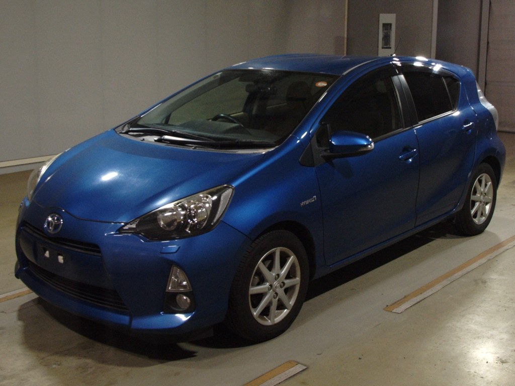 トヨタ アクア G