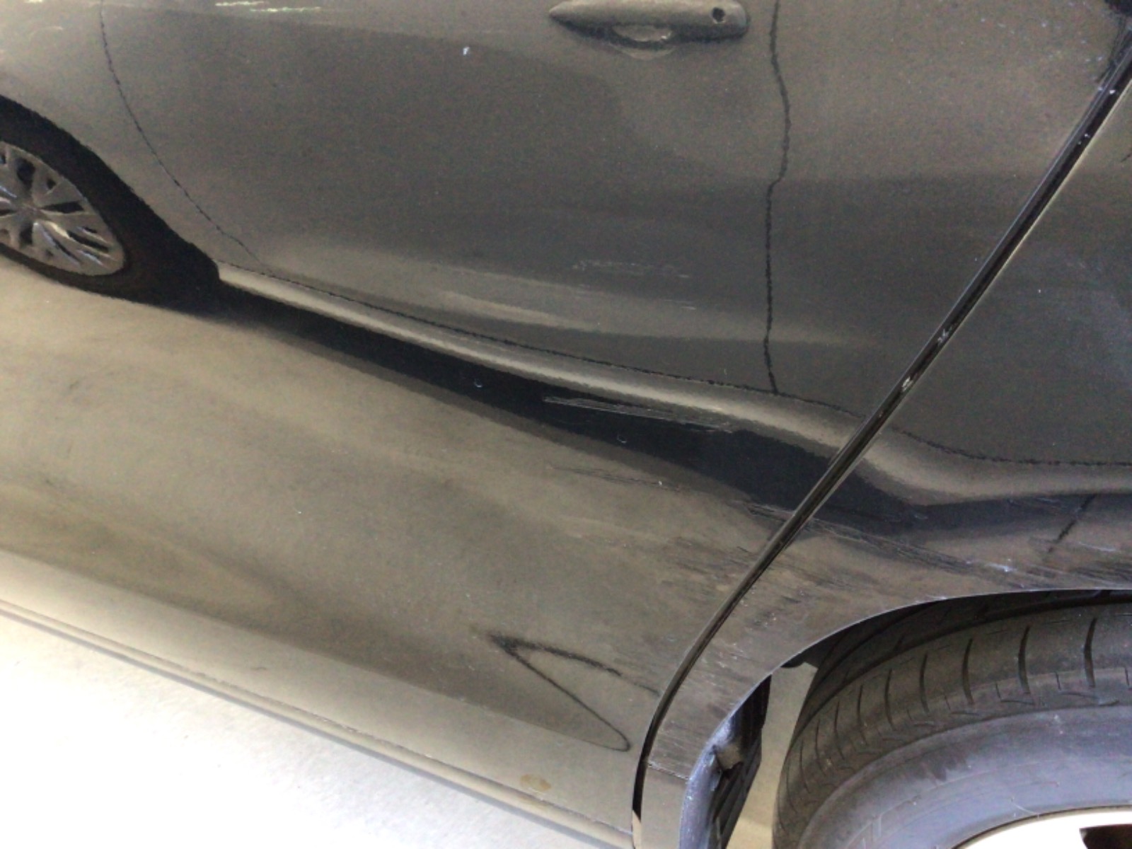 キズ・ヘコミ_25