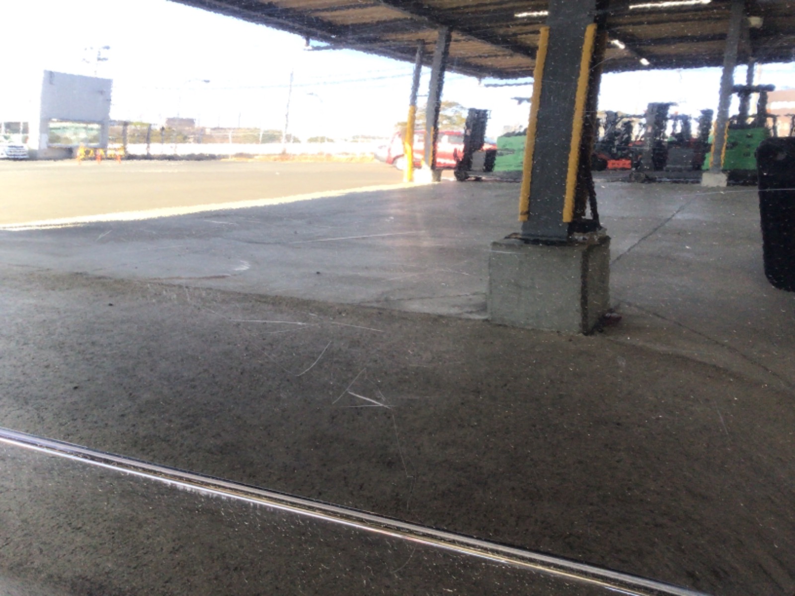 キズ・ヘコミ_24