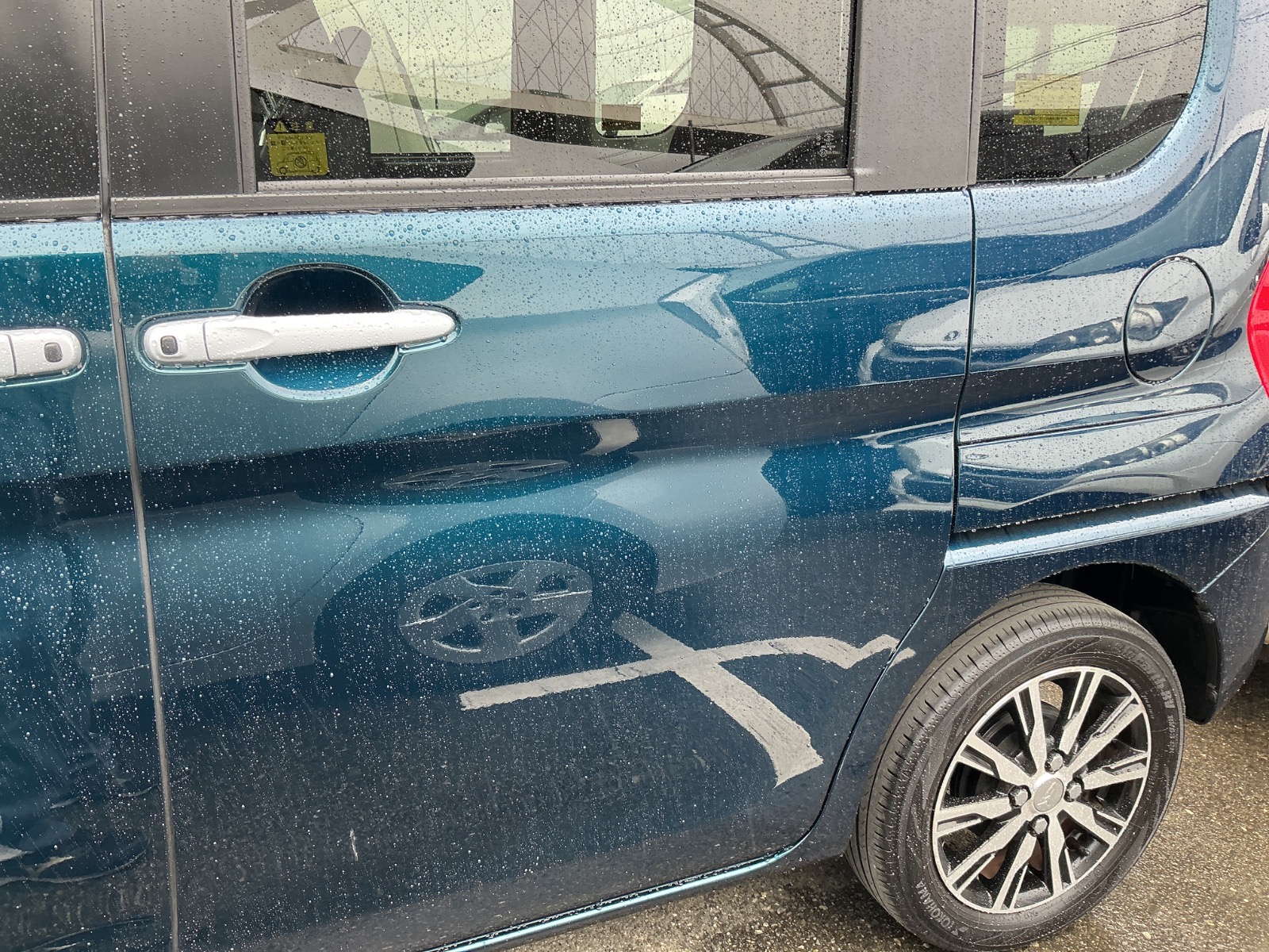 キズ・ヘコミ_64