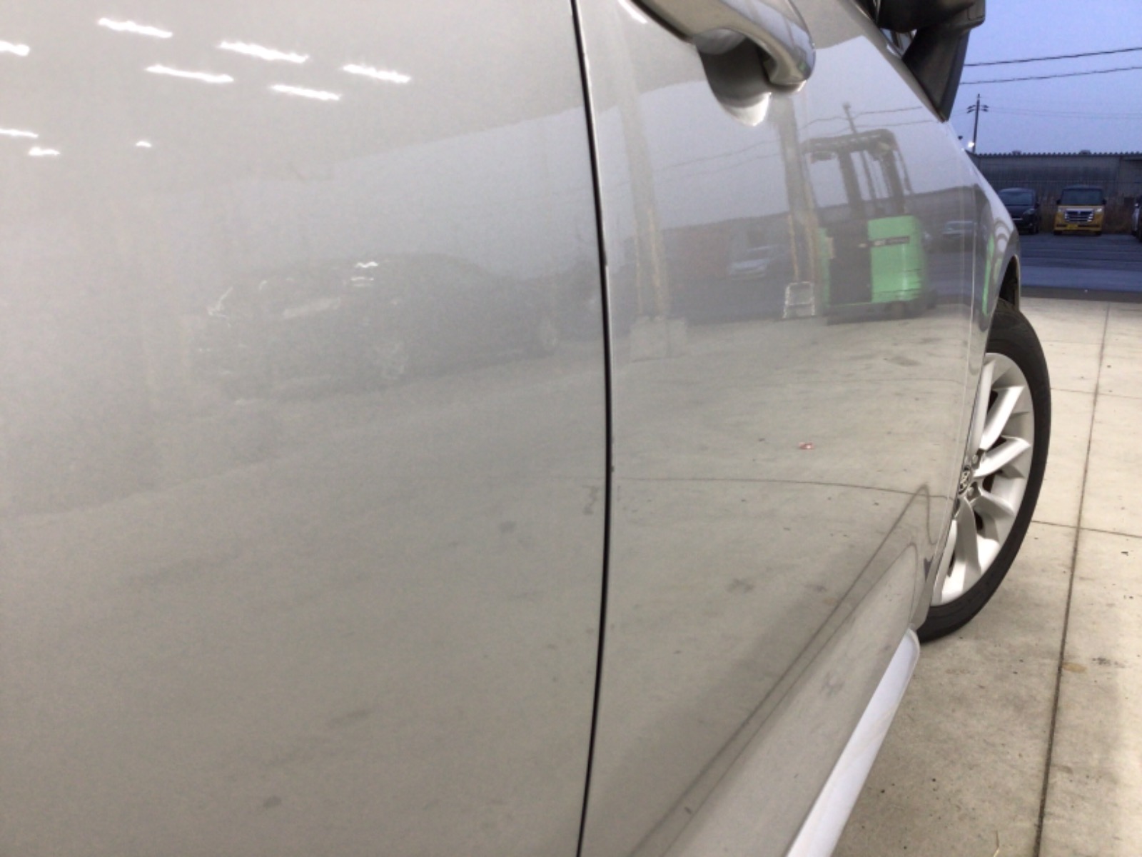 キズ・ヘコミ_26