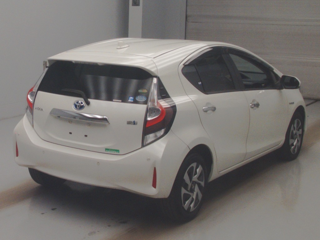 アクア S スタイルブラック