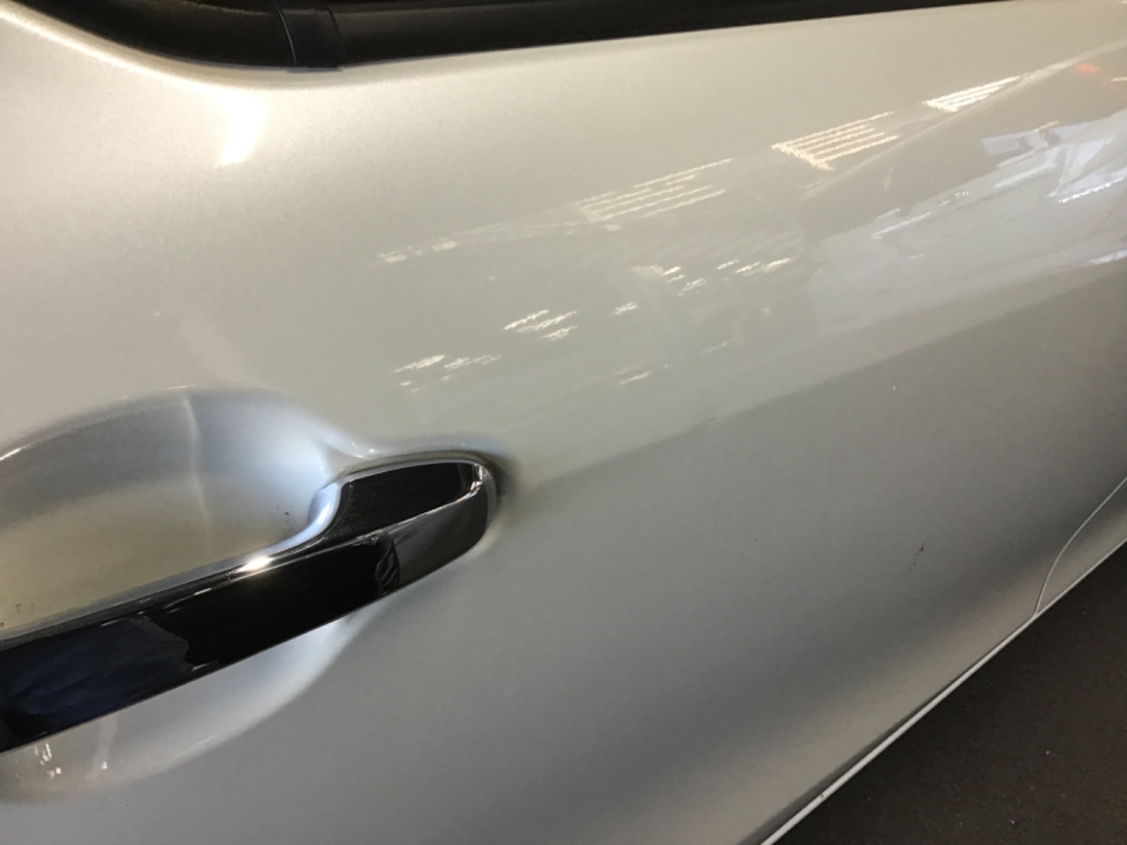 キズ・ヘコミ_26