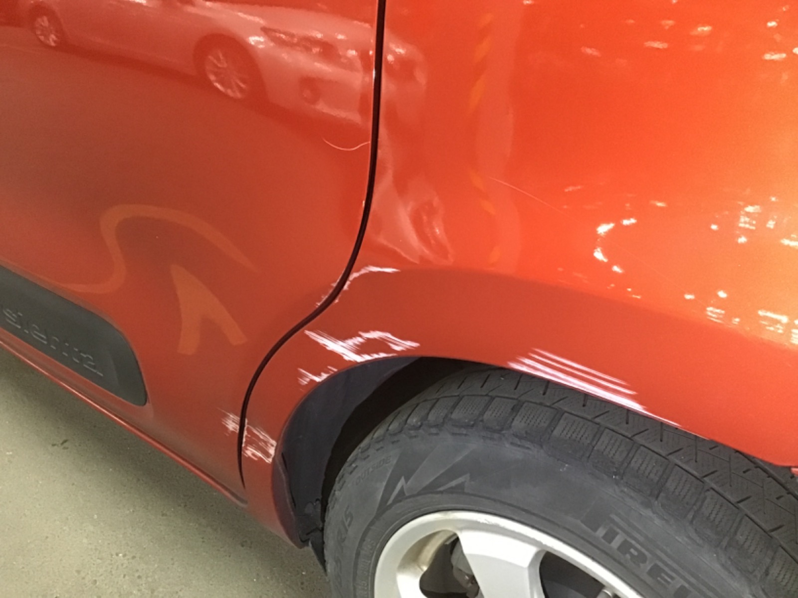 キズ・ヘコミ_38