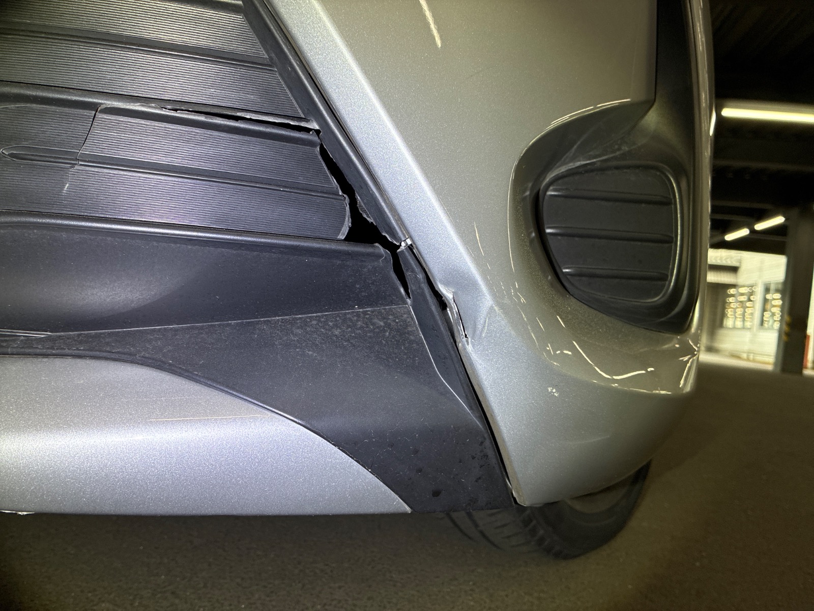 キズ・ヘコミ_09